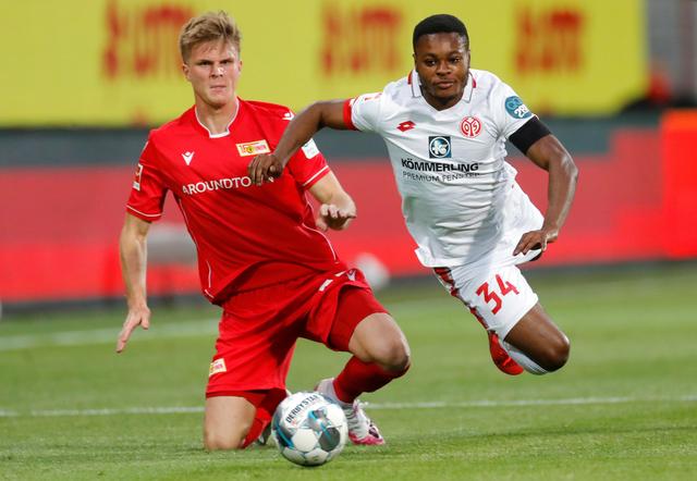 员关系亲密 员关系亲密