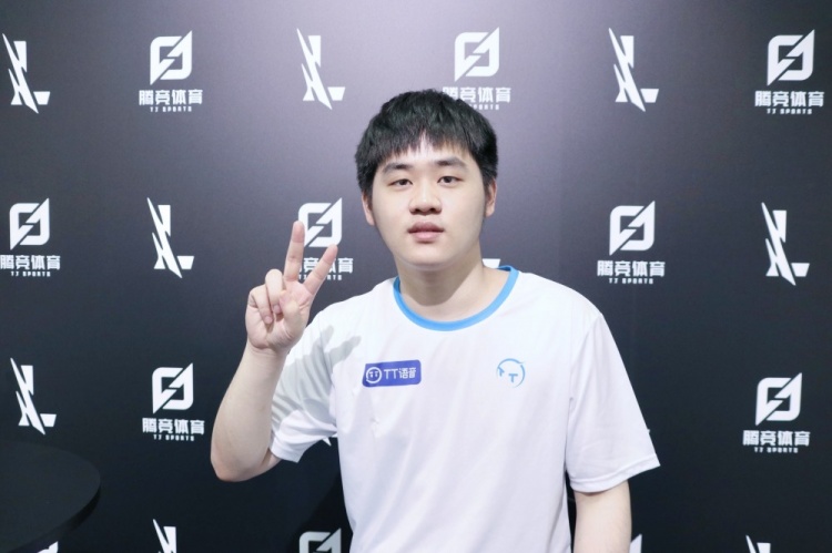 曾经并肩作战如今说我天天蹭国羽流量